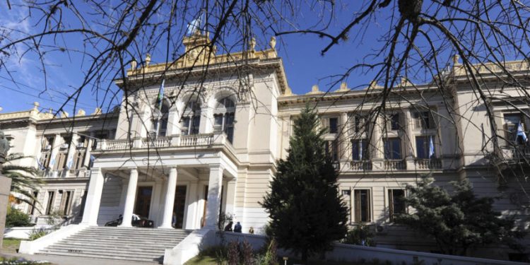 Diputados aprobó los nuevos integrantes del Consejo de Educación La Cámara de Diputados bonaerense aprobó los pliegos para definir los nuevos integrantes del Consejo General de Educación y del Tribunal Fiscal. Cuáles son los nuevos nombres.