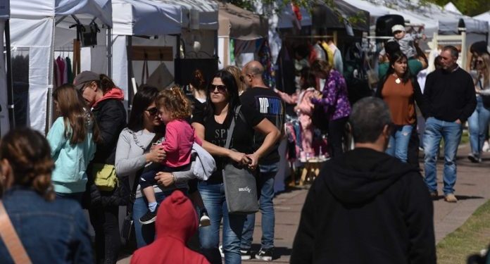 BAHIA BLANCA: Ferias para recorrer en el finde largo