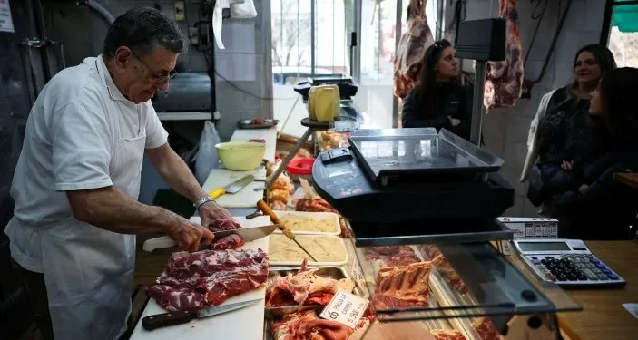 La carne aumentó 12,8% en noviembre y acumula una suba de casi 80% interanual  Un informe de la CICCRA arrojó números alarmantes en torno al precio de la carne. Aumento 12,8% en noviembre y acumula una suba del 78,1% interanual. Todos los detalles.