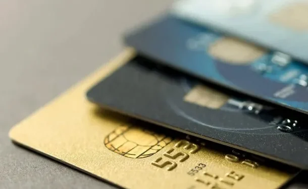 Informe del Banco Central: la morosidad en préstamos personales y tarjetas de crédito es récord desde 2010