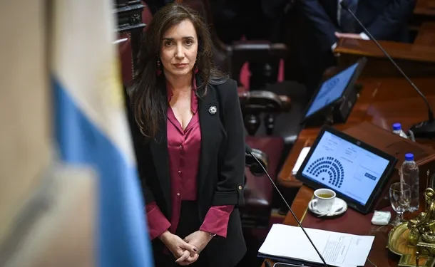 El Senado formalizó la sesión de este viernes para tratar los proyectos de Presupuesto 2026 e Inocencia Fiscal  En lo que será una jornada clave de las sesiones extraordinarias la Cámara alta del Congreso podría convertir en ley el primer presupuesto de Javier Milei.