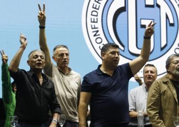 La CGT estudia llamar a un paro general en rechazo a la reforma laboral