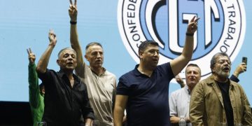 La CGT estudia llamar a un paro general en rechazo a la reforma laboral