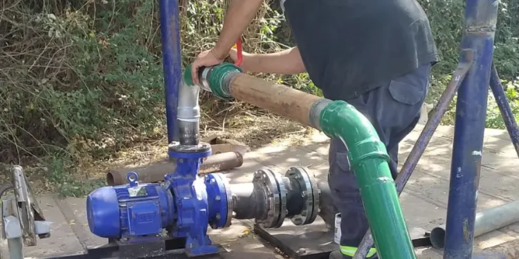RIO COLORADO: ARSA concretó mejoras en planta potabilizadora Buena Parada  Aguas Rionegrinas concretó con éxito trabajos de mejoramiento en la planta potabilizadora Buena Parada, de Río Colorado. Las tareas incluyeron el armado de cañería, conexión y puesta en marcha de una nueva bomba de lavado.