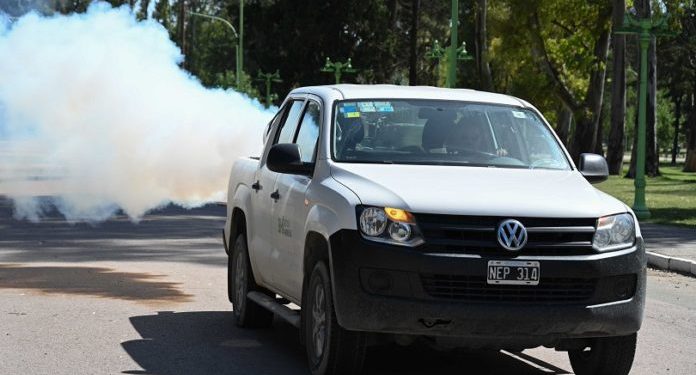 BAHIA BLANCA: Tareas de fumigación