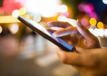 “Offline es el nuevo lujo”: la moda de desconectarse llega a las redes sociales