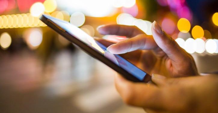 “Offline es el nuevo lujo”: la moda de desconectarse llega a las redes sociales La popularidad de cuentas dedicadas a frenar la adicción digital crece, mostrando que cada vez más usuarios buscan soluciones para equilibrar su relación con las redes sociales