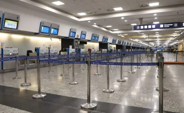 ATE denunció atraso en salarios de ANAC y anunció un La medida de fuerza fue anunciada por la Asociación Trabajadores del Estado (ATE), con presencia en la Administración Nacional de Aviación Civil (ANAC). Los detalles.