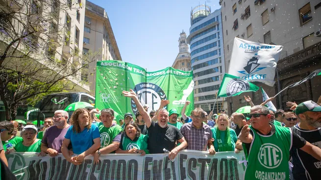 Estatales anunciaron un paro general para el 11 de febrero contra la reforma laboral El Frente de Sindicatos Estatales y Gremios de Empresas Públicas que impulsa ATE resolvió iniciar una medida de fuerza cuando inicie el debate del proyecto en el Senado.