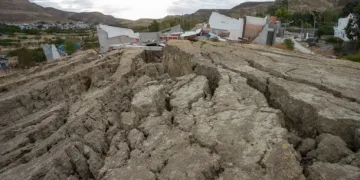 Impactantes imágenes de cómo quedó Comodoro Rivadavia tras el desplazamiento de tierra