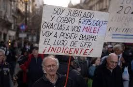 Milei recortó más de $16 billones en jubilaciones para sostener el superávit fiscal