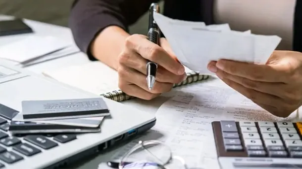 Presentan proyecto de ley con créditos para desendeudar a las familias La iniciativa fue presentada por el diputado nacional Guillermo Michel, con el acompañamiento de otros legisladores peronistas, previendo un programa de créditos de hasta $1,5 millones.