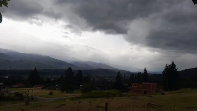 Incendios forestales en la Patagonia: la lluvia trajo alivio parcial en Epuyén y la Comarca Andina Las precipitaciones registradas este domingo mejoraron las condiciones para combatir el fuego en Chubut, aunque los focos activos siguen bajo monitoreo y el riesgo no está descartado.