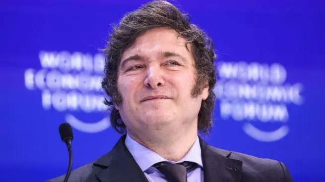 Los furcios de Javier Milei en Davos: frases repetidas y el «blanco» en su discurso El Presidente habló durante aproximadamente 30 minutos en el Foro Económico Mundial. Allí tocó distintos temas, pero también tuvo algunos errores llamativos en su oratoria.