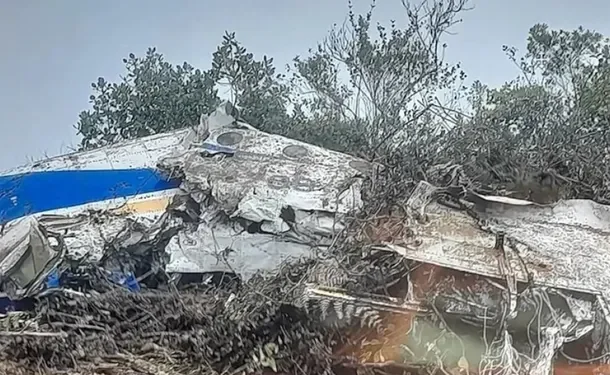 Tragedia aérea: cayó un avión en Colombia y hay 15 muertos Los restos de la aeronave aparecieron en una zona de difícil acceso cerca del límite con Venezuela. Según confirmaron fuentes oficiales, el siniestro no dejó sobrevivientes y entre las víctimas se encuentran un congresista y un exconcejal.