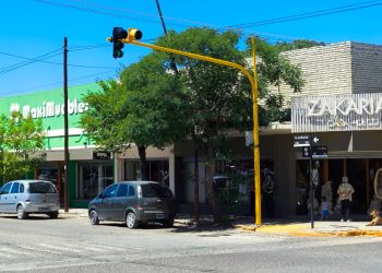 CHOELE CHOEL: Circular con precaución por semáforos fuera de funcionamiento