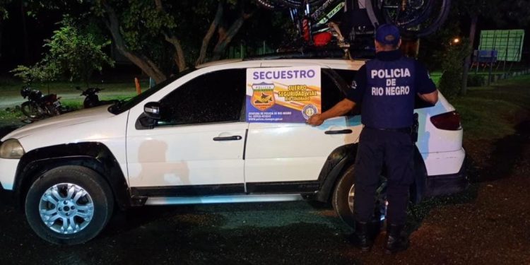 Río Colorado: Control policial permitió recuperar vehículo robado  La policía de Río Negro recuperó éste domingo un vehículo robado.