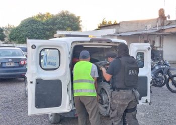 LAMARQUE: Macro operativo resultó en la retención preventiva de varias motos  Un trabajo de prevención llevado a cabo por personal de la Brigada Motorizada de Apoyo del Valle Medio en la ciudad de Lamarque, terminó con la retención preventiva de cuatro motovehículos que se encontraban circulando por calles de la ciudad incumpliendo las normas de tránsito.