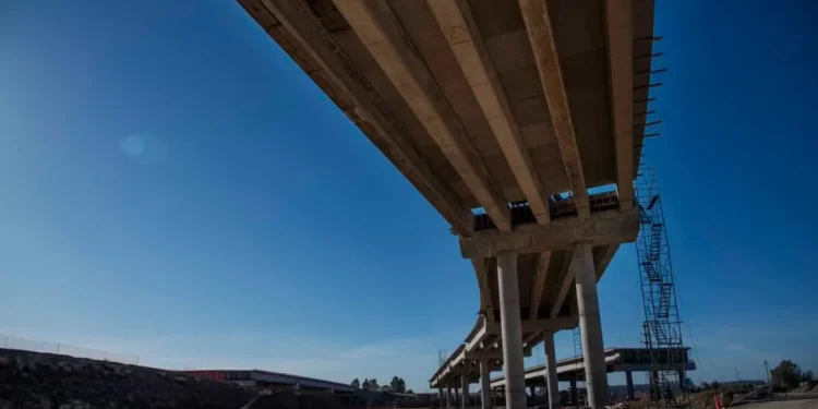 El Puerto de Bahía Blanca también le exigió a Milei que arregle la ruta El Cholo Las autoridades del Puerto de Bahía Blanca le volvieron a exigir al gobierno nacional de Javier Milei que retome la obra para arreglar la ruta El Cholo.
