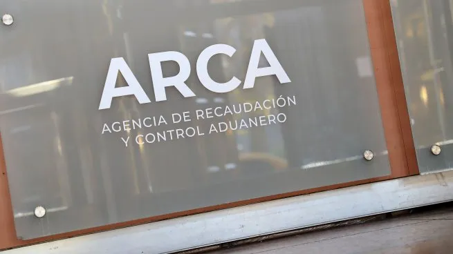 La recaudación tributaria de enero cayó un 7,6% real, presionada por una fuerte baja en el IVA La Agencia de Recaudación y Control Aduanero (ARCA) informó los datos del primer mes del año. Como era previsible, se registró una caída debido a la menor actividad.