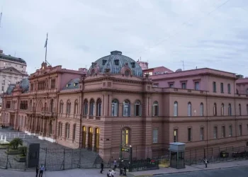 El Gobierno creó una oficina para «desmentir activamente la mentira»