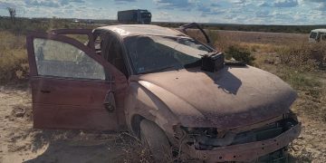 Un siniestro vial se registró este domingo alrededor de las 16:20 horas sobre la Ruta Nacional 22, a la altura del kilómetro 1076, donde un vehículo protagonizó un despiste seguido de vuelco.