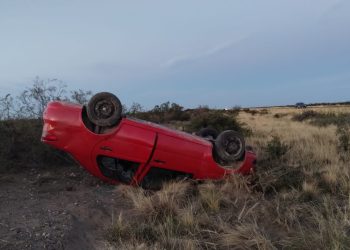 Vuelco vehicular sobre la Ruta Nacional 22 a la altura del kilómetro 948 en jurisdicción de Choele ChoeL
