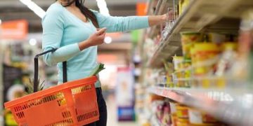 Los alimentos vuelven a empujar la inflación y enero cerraría por encima del 2%