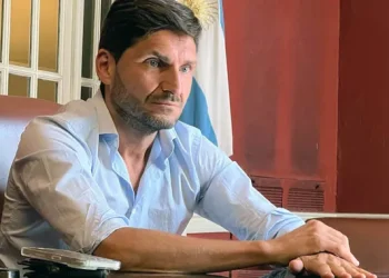 Hubo acuerdo entre el gobernador Maximiliano Pullaro y la Policía de Santa Fe: se levantó la protesta