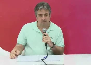 Pablo Cococcioni prometió una suba salarial para la Policía de Santa Fe y exigió reintegrarse «ya» al servicio