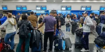 Paro de controladores aéreos: cuándo es la medida de fuerza y cómo afecta a los vuelos en la Argentina