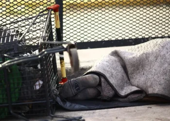 En medio de la polémica del INDEC, el Gobierno asegura que la pobreza bajó más de 11 puntos al 26,9%