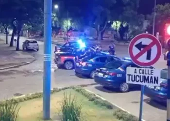 Se acuarteló la policía de Santa Fe en reclamo de mejoras salariales