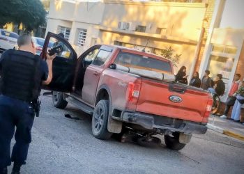 CHOELE CHOEL: Choque entre motocicleta y camioneta dejó dos heridos