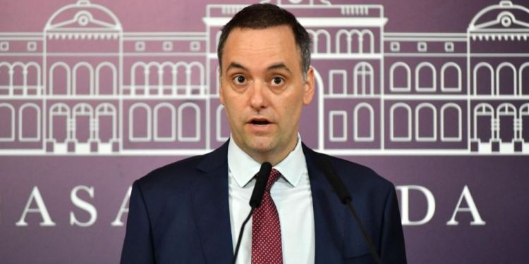 Congreso: presentan una denuncia penal contra Adorni por presunto enriquecimiento ilícito  La diputada del bloque Coherencia, Marcela Pagano, presentó una denuncia penal contra el jefe de Gabinete, Manuel Adorni, por irregularidades en contrataciones públicas.