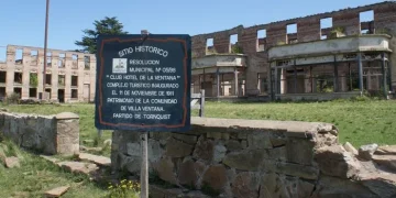 TORNQUIST: La intendenta de Tornquist echó a dos funcionarios que demolieron parte del ex Club Hotel