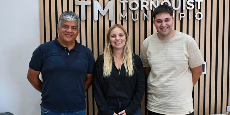 VILLA VENTANA Y VILLA SERRANA LA GRUTA: Asumieron los nuevos delegados municipales interinos  La Intendente Municipal, Estefanía Bordoni, puso en funciones a los nuevos delegados municipales de Villa Ventana y Villa Serrana La Gruta, en el marco de la reorganización de funciones dentro del distrito.