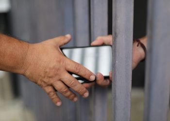 La Libertad Avanza presentó la “Ley Rodrigo” para prohibir los celulares en las cárceles bonaerenses