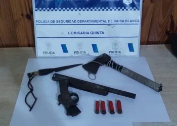 BAHIA BLANCA: Quedó arrestado por amenazar con un cuchillo y un revólver a una joven