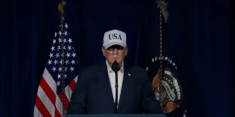 Trump amenazó de nuevo a Irán: «La gran ola de ataques ni siquiera comenzó»  Lo djio en una entrevista, luego de anunciar que la ofensiva contra Teherán podría durar cuatro semanas. En las primeras 48 horas, ya denunciaron más de 550 muertos en Irán por los ataques de EE.UU. e Israel, mientras los fallecidos por las represalias de la República Islámica superan los 30 en todo Medio Oriente.