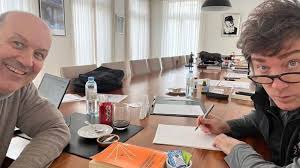 El Gobierno prende la motosierra y prepara una nueva tanda de despidos para finales de marzo