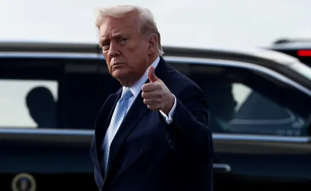 Donald Trump suspende ataques a Irán por 5 días tras «charlas productivas» Donald Trump anunció en sus redes sociales una tregua temporal de cinco días. Estados Unidos e Irán avanzan en negociaciones de paz.