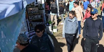 BAHIA BLANCA: Ferias y encuentros en espacios públicos