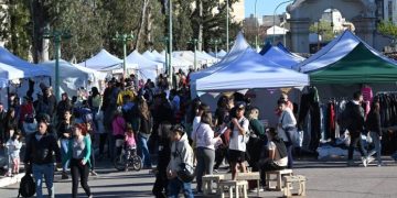 BAHIA BLANCA: Ferias en siete espacios públicos