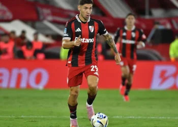 El River de Chacho Coudet venció 2-1 a Huracán en Parque Patricios