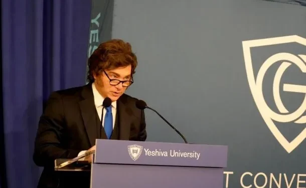 Javier Milei, en una universidad judía de Nueva York: «Vamos a ganar la guerra»  "Estoy orgulloso de ser el presidente más sionista del mundo", sostuvo el Presidente en la Universidad Yeshiva, donde lo ovacionaron.