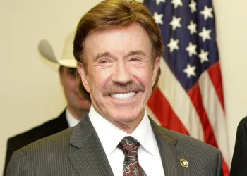 Murió Chuck Norris una leyenda de las películas de acción