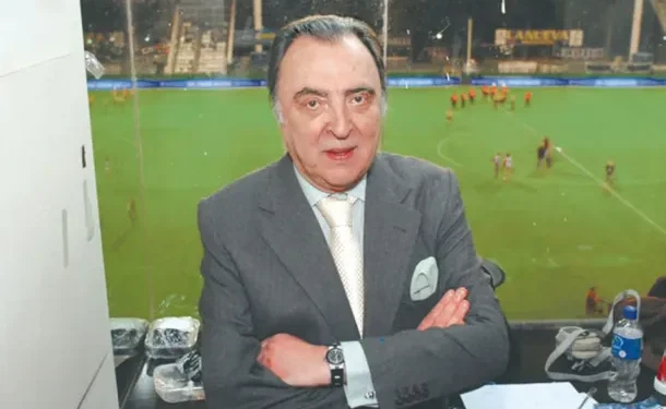 Murió Marcelo Araujo, histórico relator de Fútbol de Primera y Fútbol para Todos El reconocido periodista deportivo falleció a los 78 años. Formó una dupla inolvidable junto a Enrique Macaya Márquez en Fútbol de Primera.
