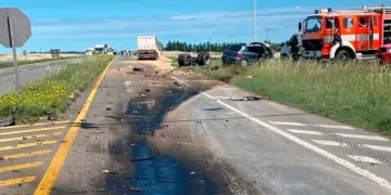 RUTA 33: Un muerto tras un choque entre auto y camión