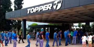 Topper echó a 160 trabajadores y los que siguen apenas cobran $700 mil por mes